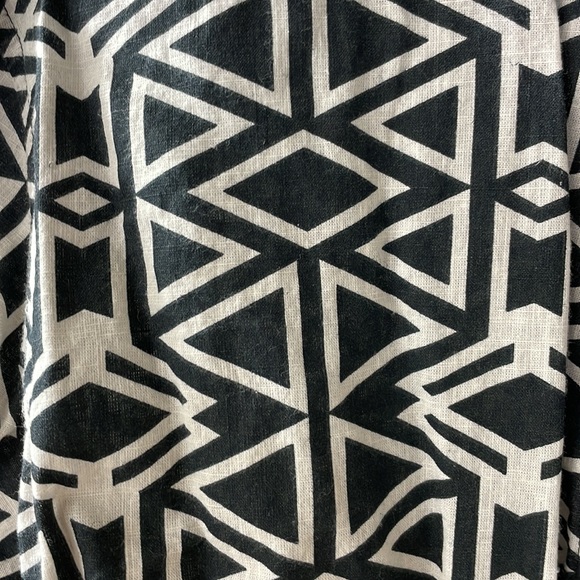 Size L button up pattern Hawaiian shirt - Picture 4 of 4